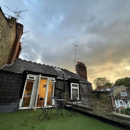 Spacious Two Bedroom Flat In Prestigious Highgate. ลอนดอน ภายนอก รูปภาพ