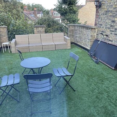 Spacious Two Bedroom Flat In Prestigious Highgate. ลอนดอน ภายนอก รูปภาพ