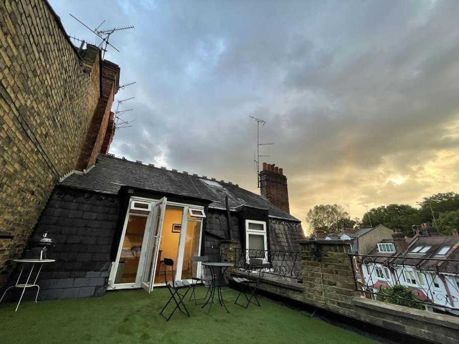 Spacious Two Bedroom Flat In Prestigious Highgate. ลอนดอน ภายนอก รูปภาพ